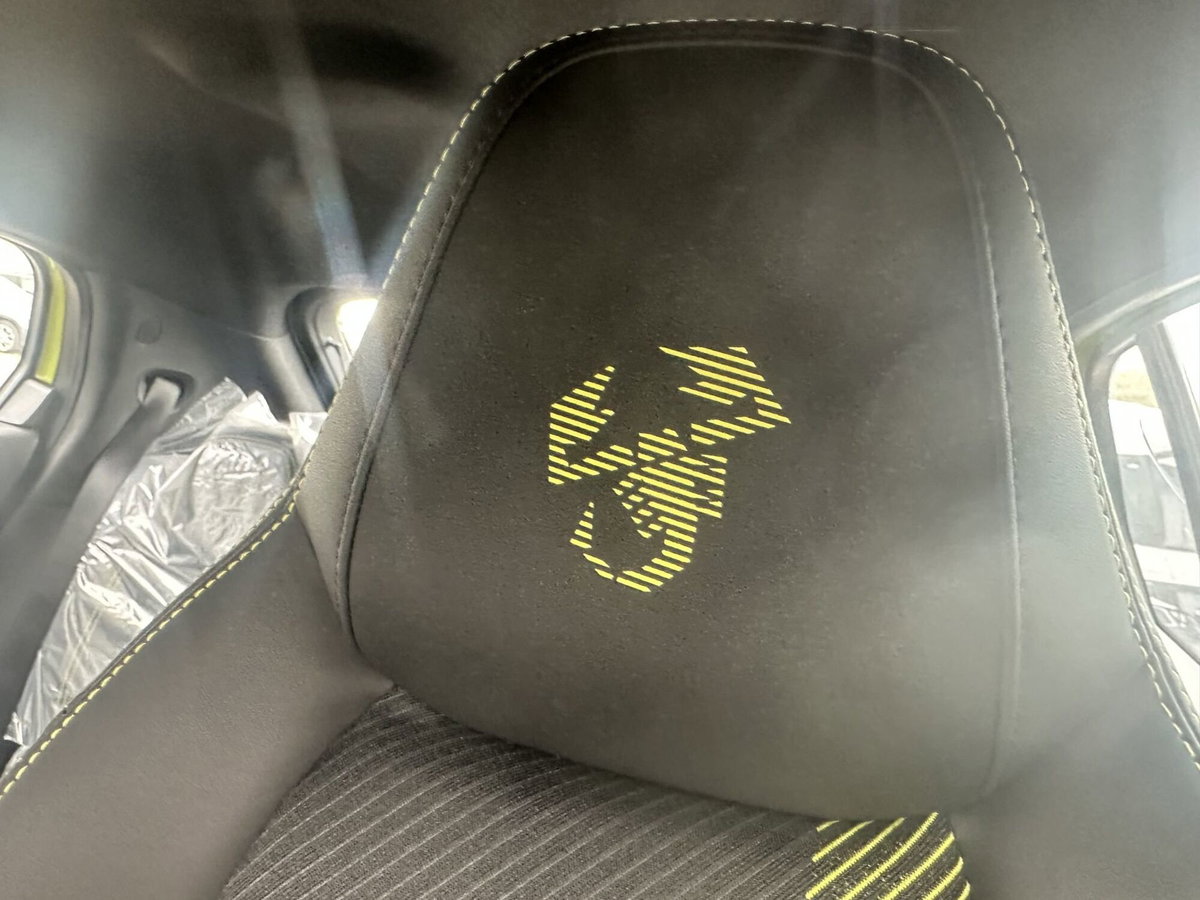 Abarth 600e 54kWh Turismo 240cv (12)