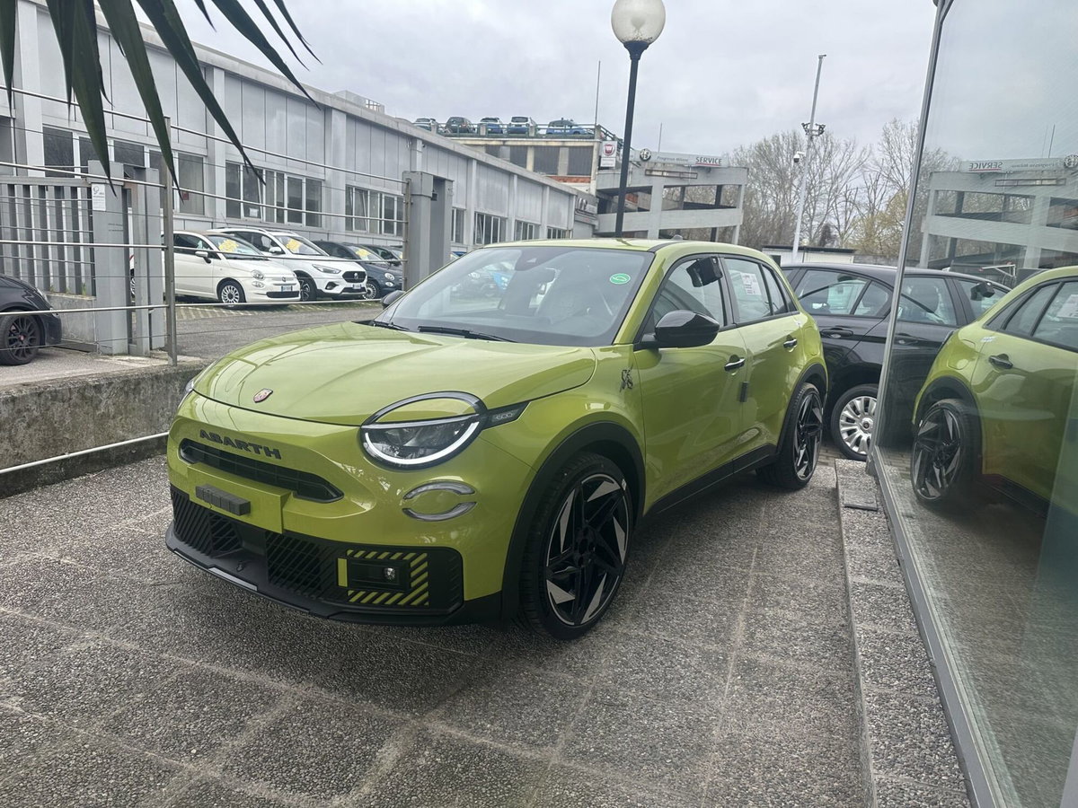 Abarth 600e 54kWh Turismo 240cv (3)