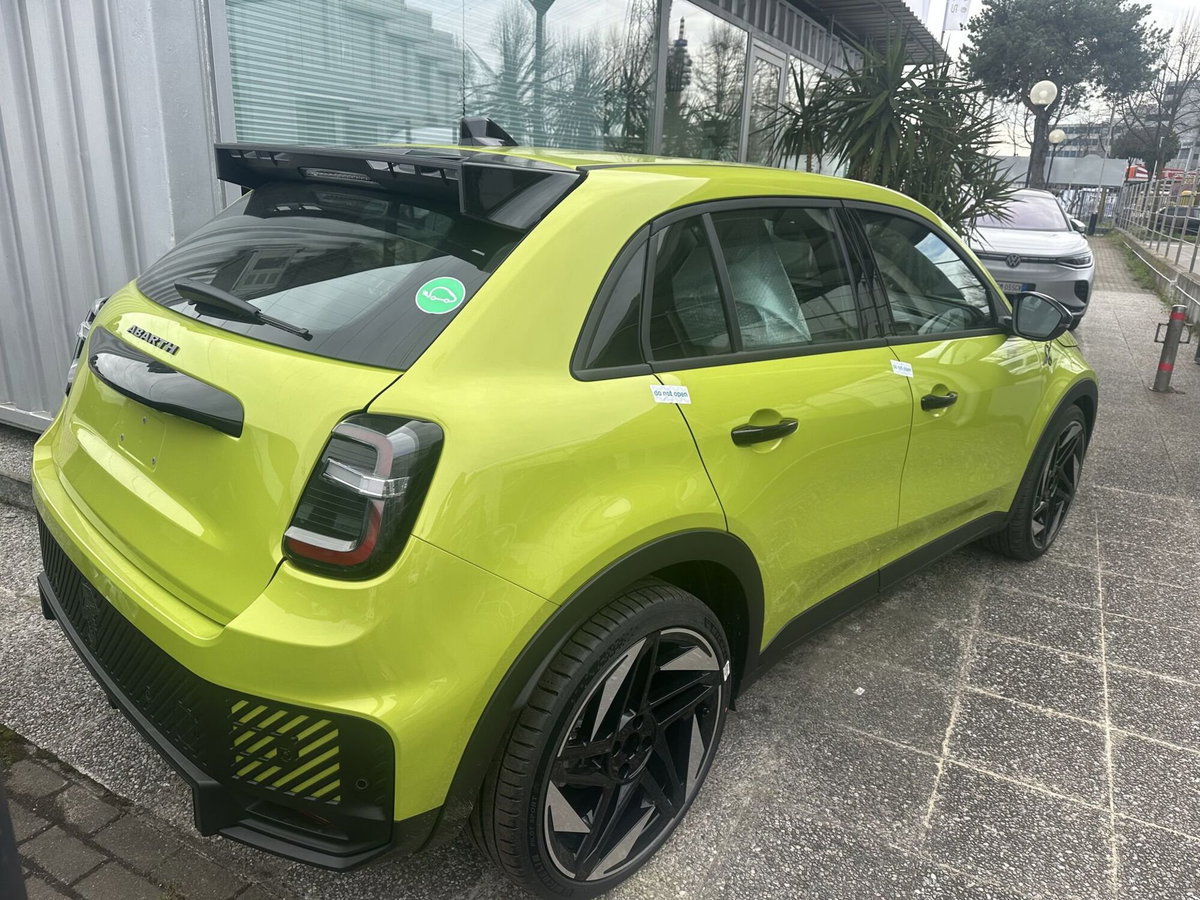Abarth 600e 54kWh Turismo 240cv (4)