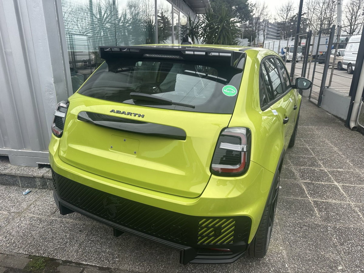 Abarth 600e 54kWh Turismo 240cv (5)