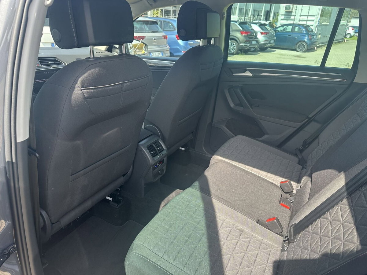 Volkswagen Tiguan 2.0 TDI 150 CV SCR DSG 4MOTION Life (14)