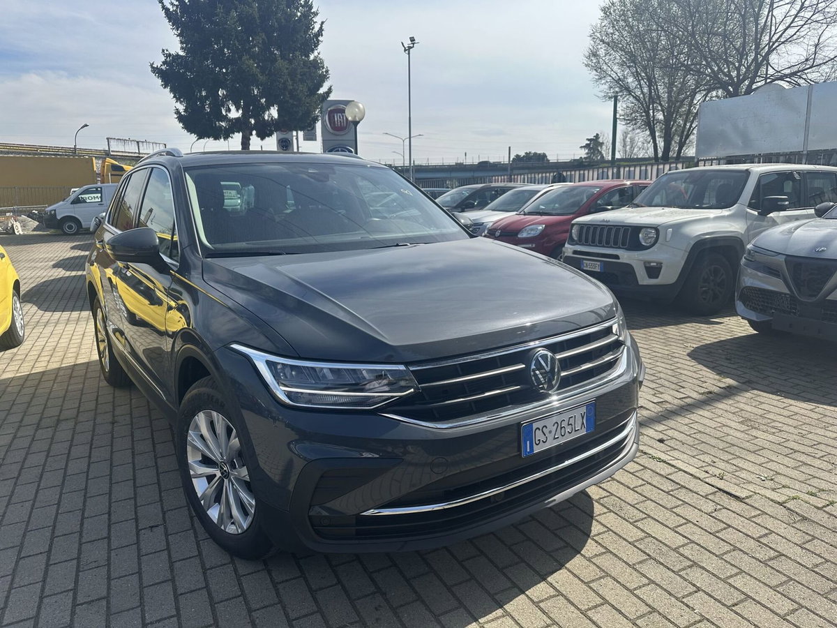 Volkswagen Tiguan 2.0 TDI 150 CV SCR DSG 4MOTION Life (4)