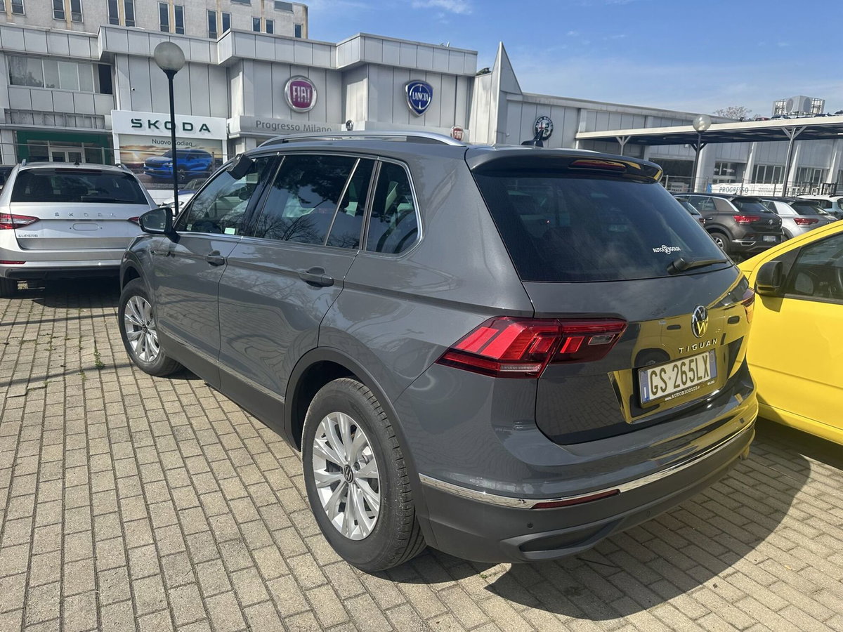Volkswagen Tiguan 2.0 TDI 150 CV SCR DSG 4MOTION Life (9)