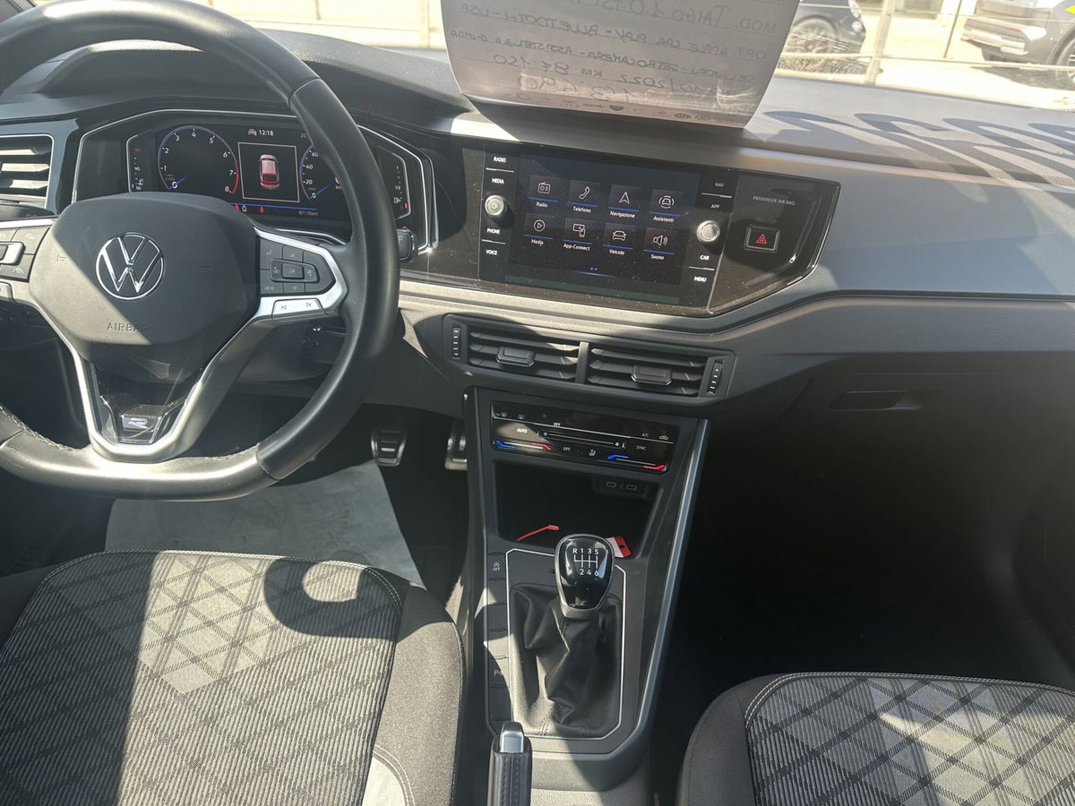 Volkswagen Taigo 1.0 TSI 110 CV R-Line (10)