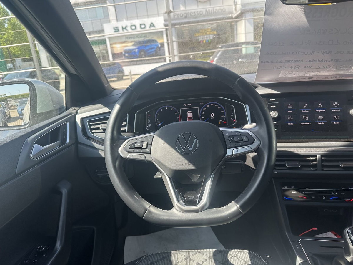 Volkswagen Taigo 1.0 TSI 110 CV R-Line (14)