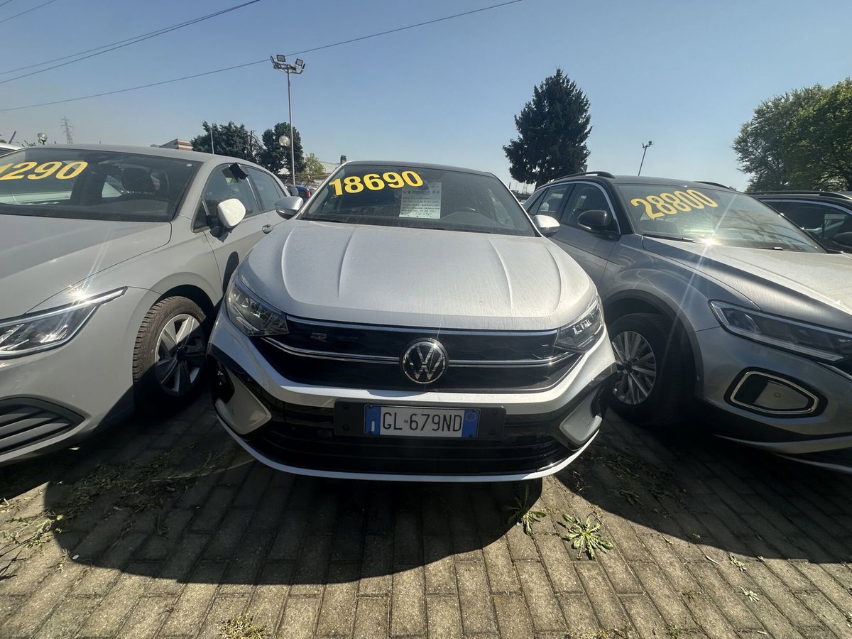 Volkswagen Taigo 1.0 TSI 110 CV R-Line (4)