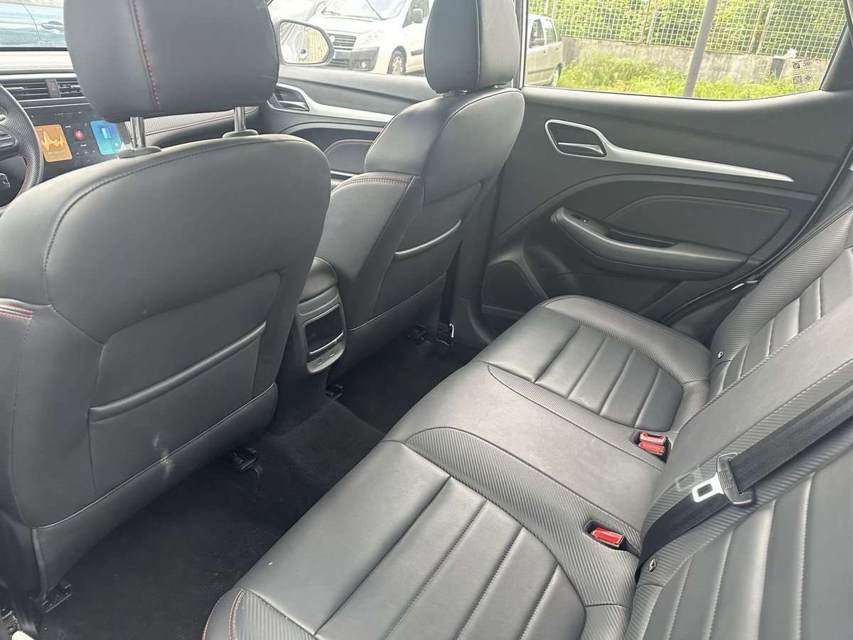 Mg ZS ZS 1.5 Luxury (13)