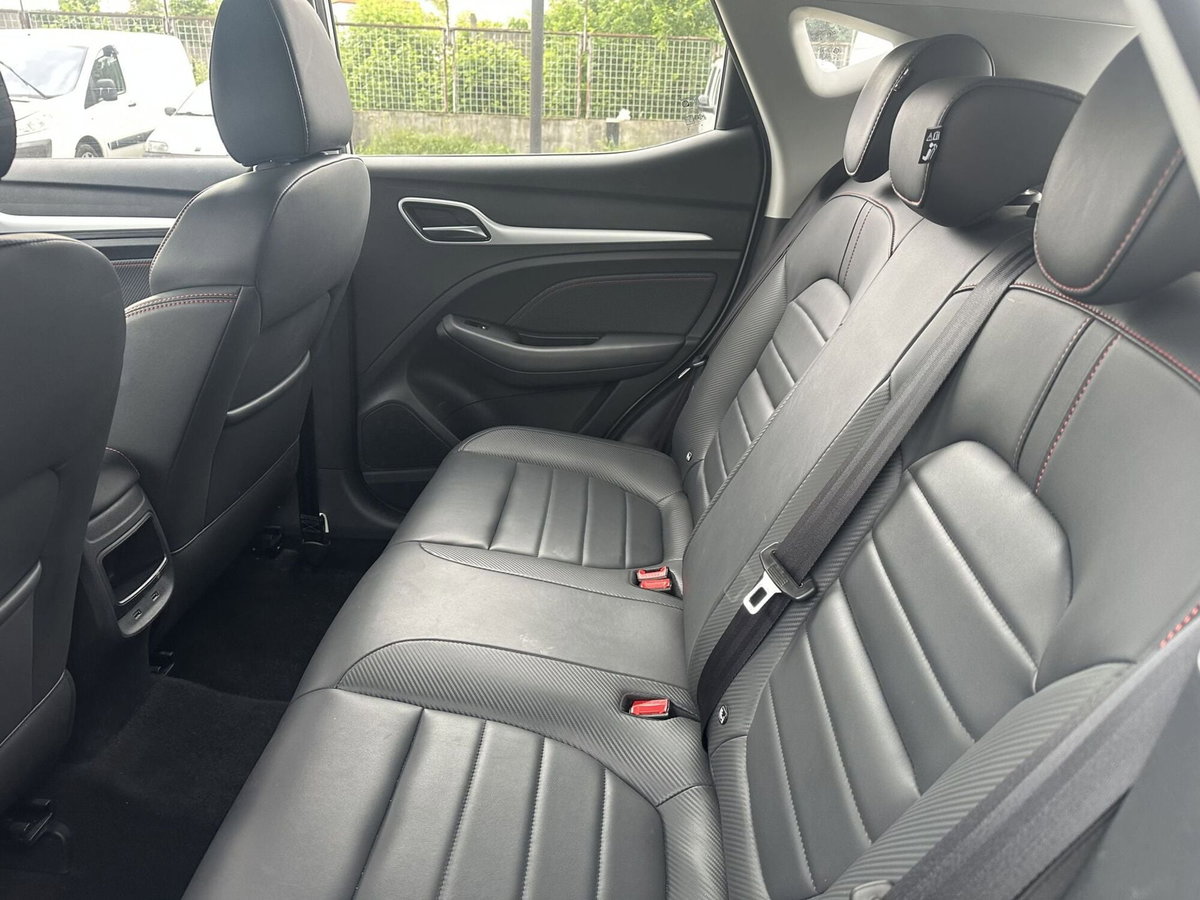 Mg ZS ZS 1.5 Luxury (14)