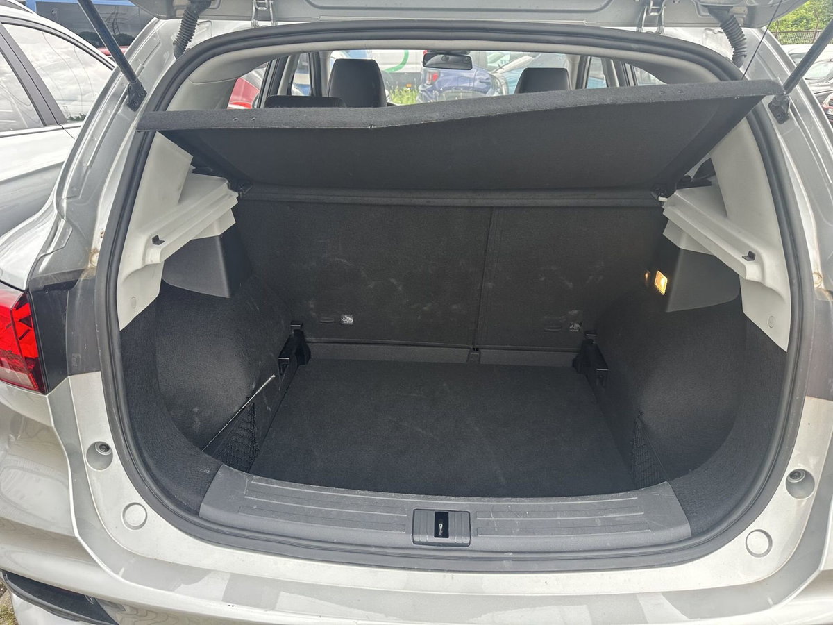 Mg ZS ZS 1.5 Luxury (8)