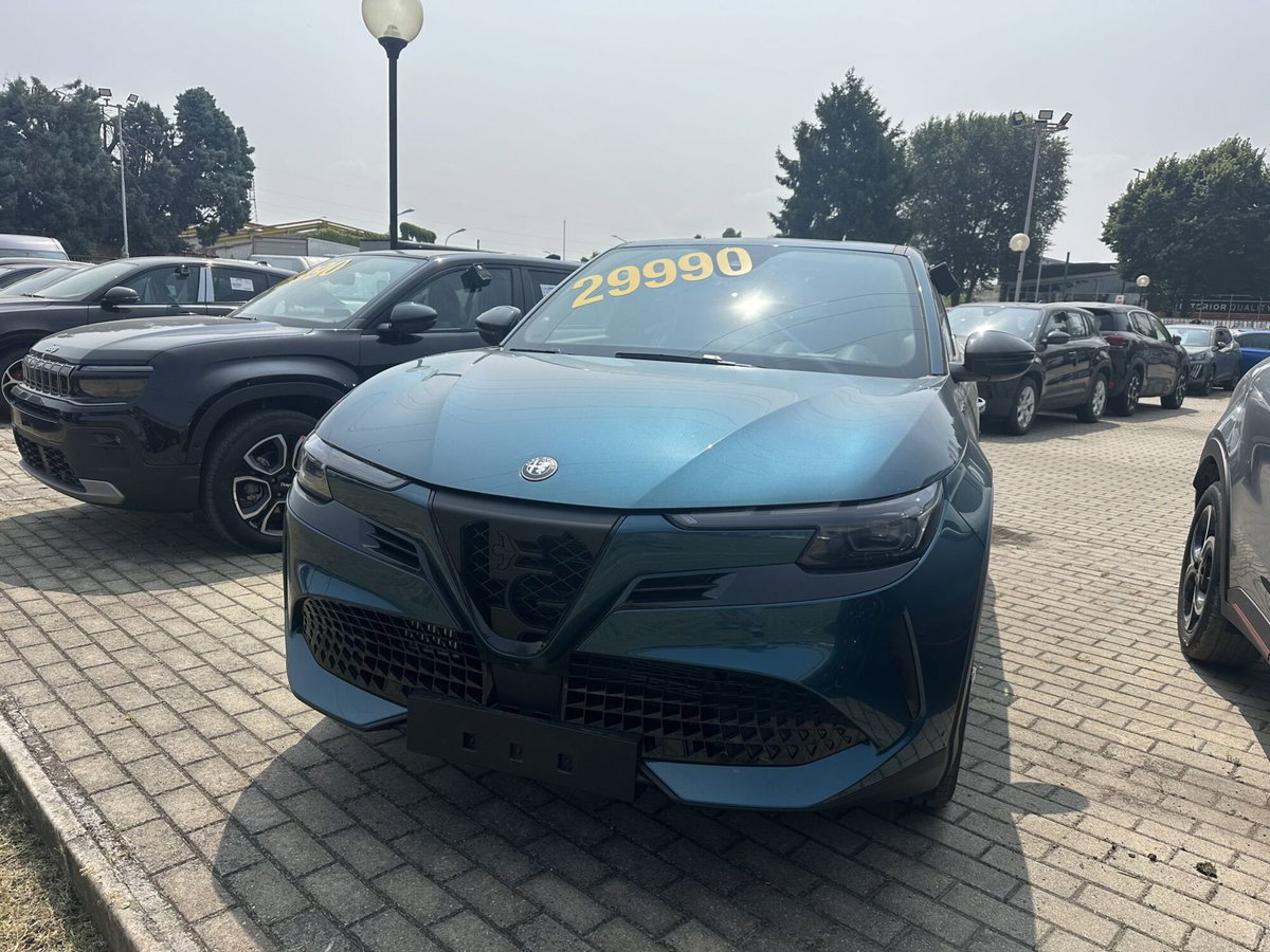 Alfa Romeo Junior elettrica Speciale 156cv (2)