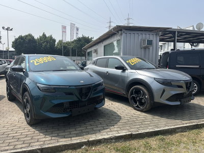 Alfa Romeo Junior elettrica Speciale 156cv (3)
