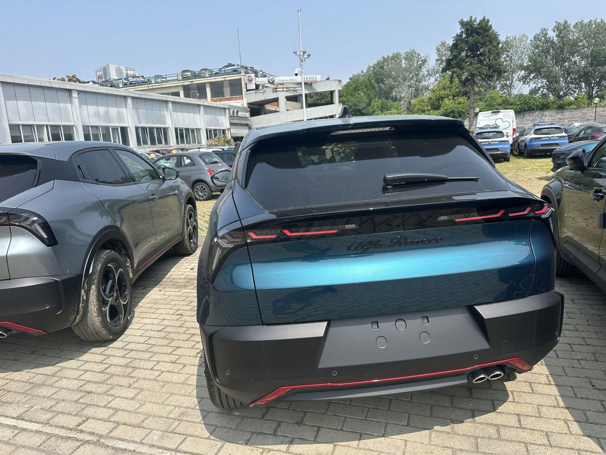 Alfa Romeo Junior elettrica Speciale 156cv (6)