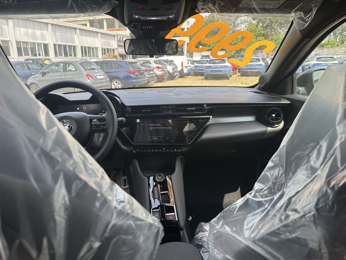Alfa Romeo Junior elettrica Speciale 156cv (9)