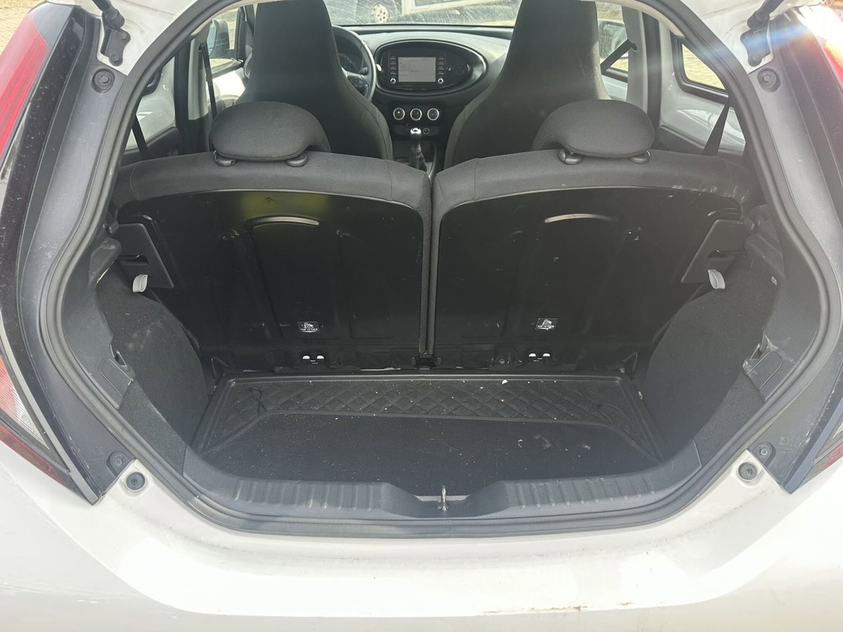 Toyota Aygo X 1.0 VVT-i 72 CV 5p. Undercover S-CVT (11)