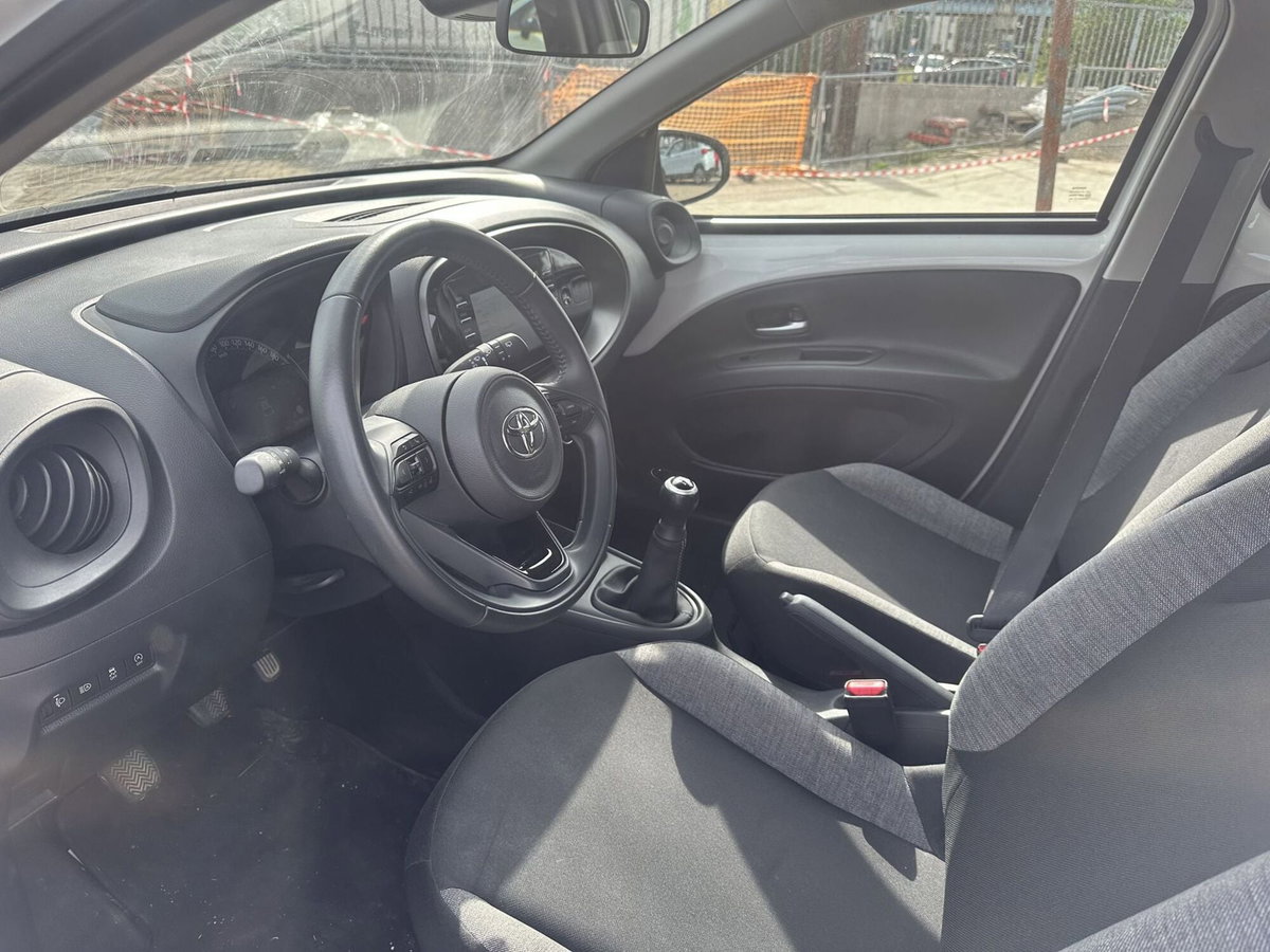 Toyota Aygo X 1.0 VVT-i 72 CV 5p. Undercover S-CVT (14)