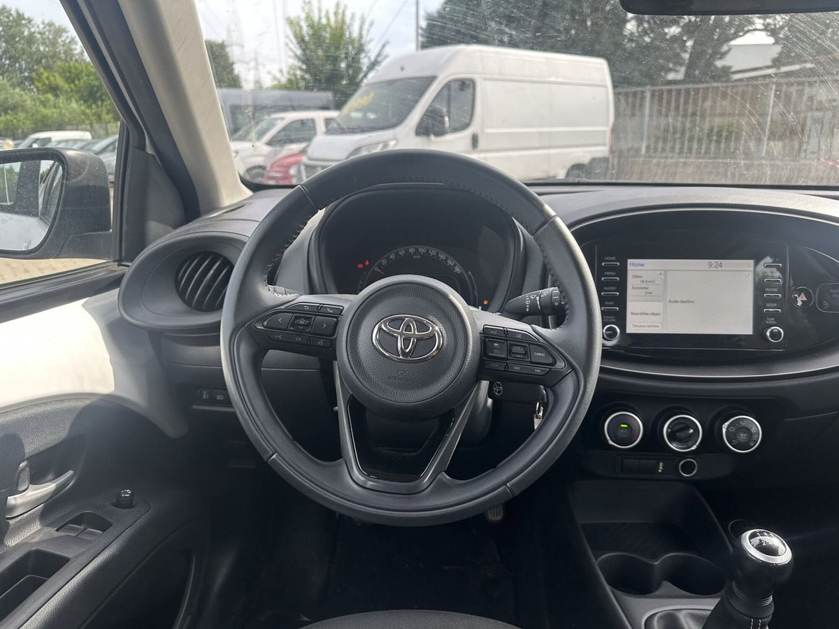 Toyota Aygo X 1.0 VVT-i 72 CV 5p. Undercover S-CVT (17)