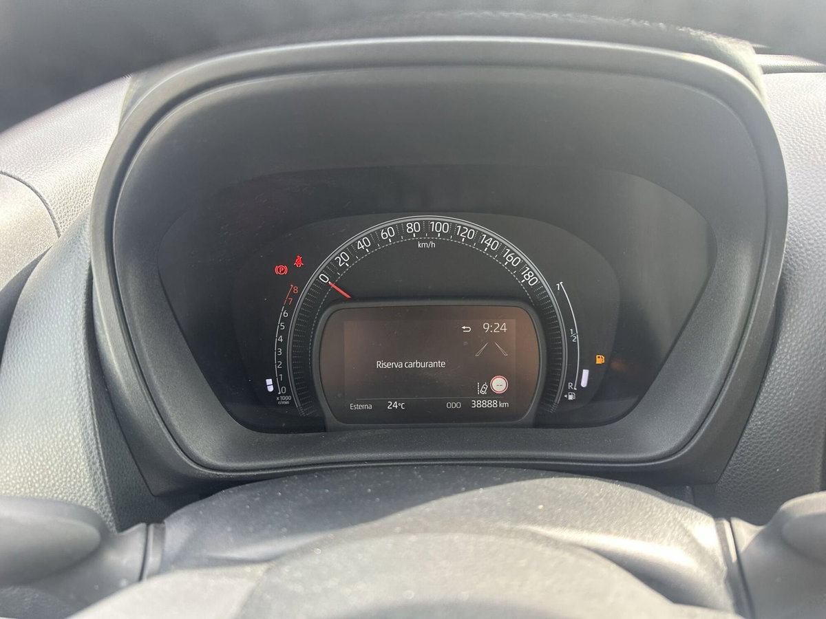 Toyota Aygo X 1.0 VVT-i 72 CV 5p. Undercover S-CVT (18)