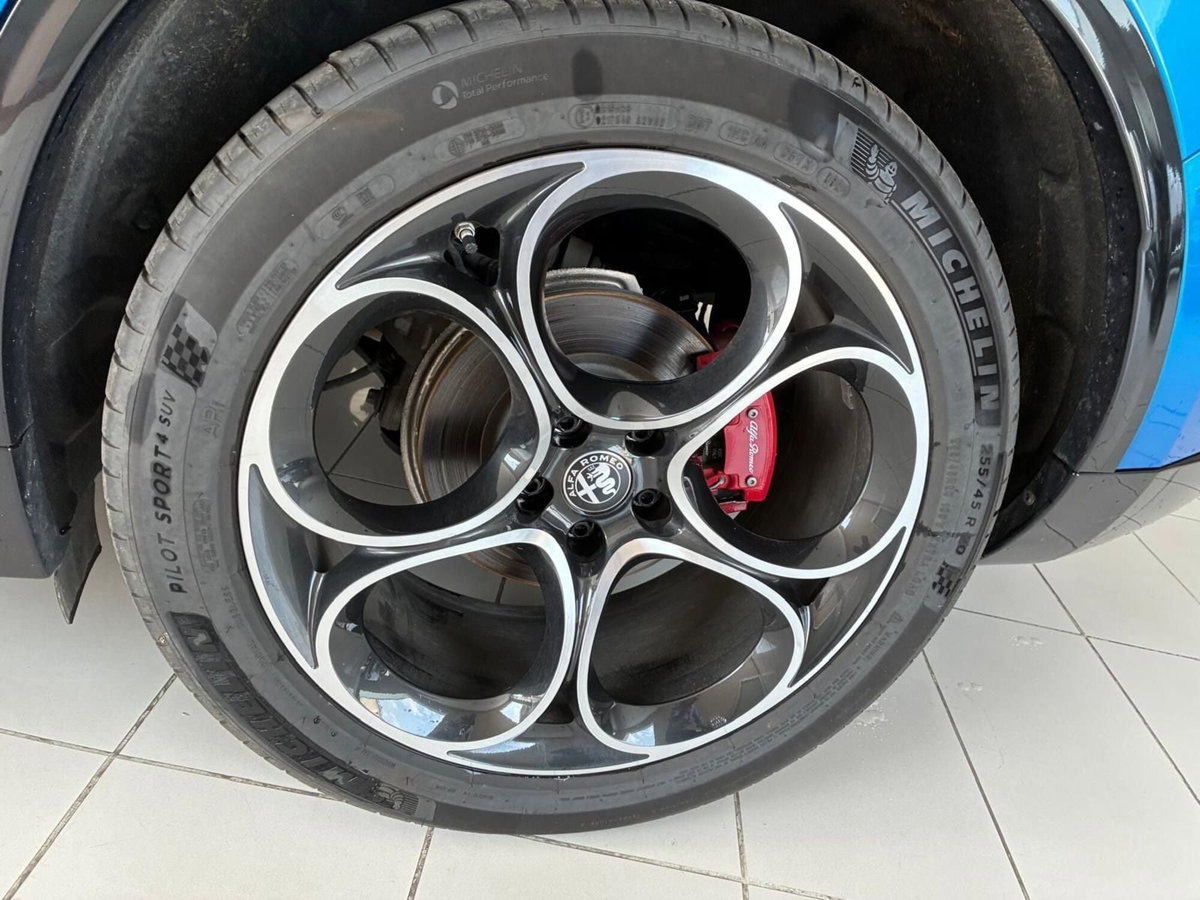 Alfa Romeo Stelvio Stelvio 2.2 Turbodiesel 210 CV AT8 Q4 Veloce (10)