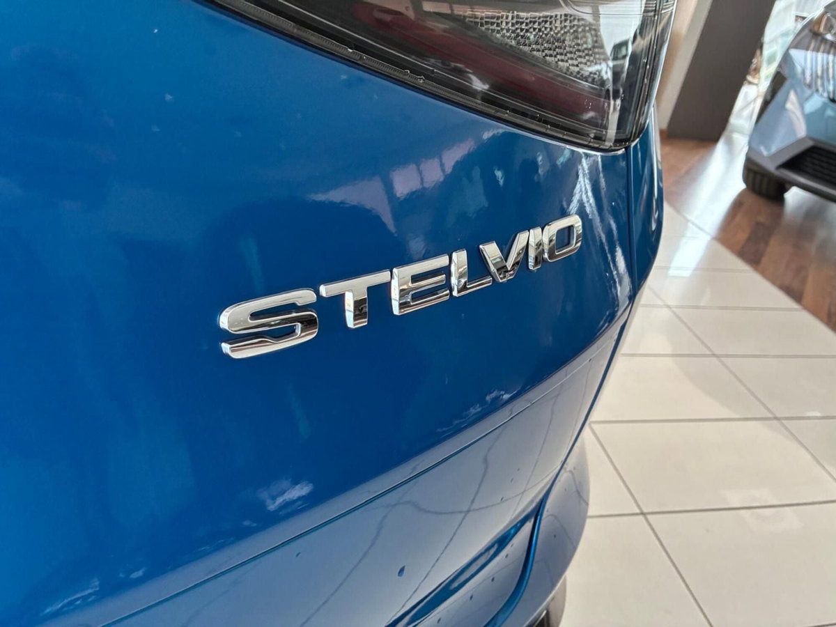 Alfa Romeo Stelvio Stelvio 2.2 Turbodiesel 210 CV AT8 Q4 Veloce (7)