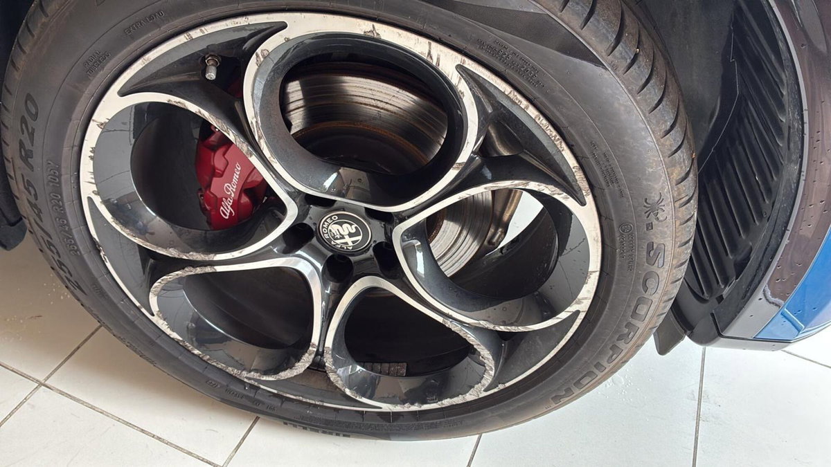 Alfa Romeo Stelvio Stelvio 2.2 Turbodiesel 210 CV AT8 Q4 Veloce (9)