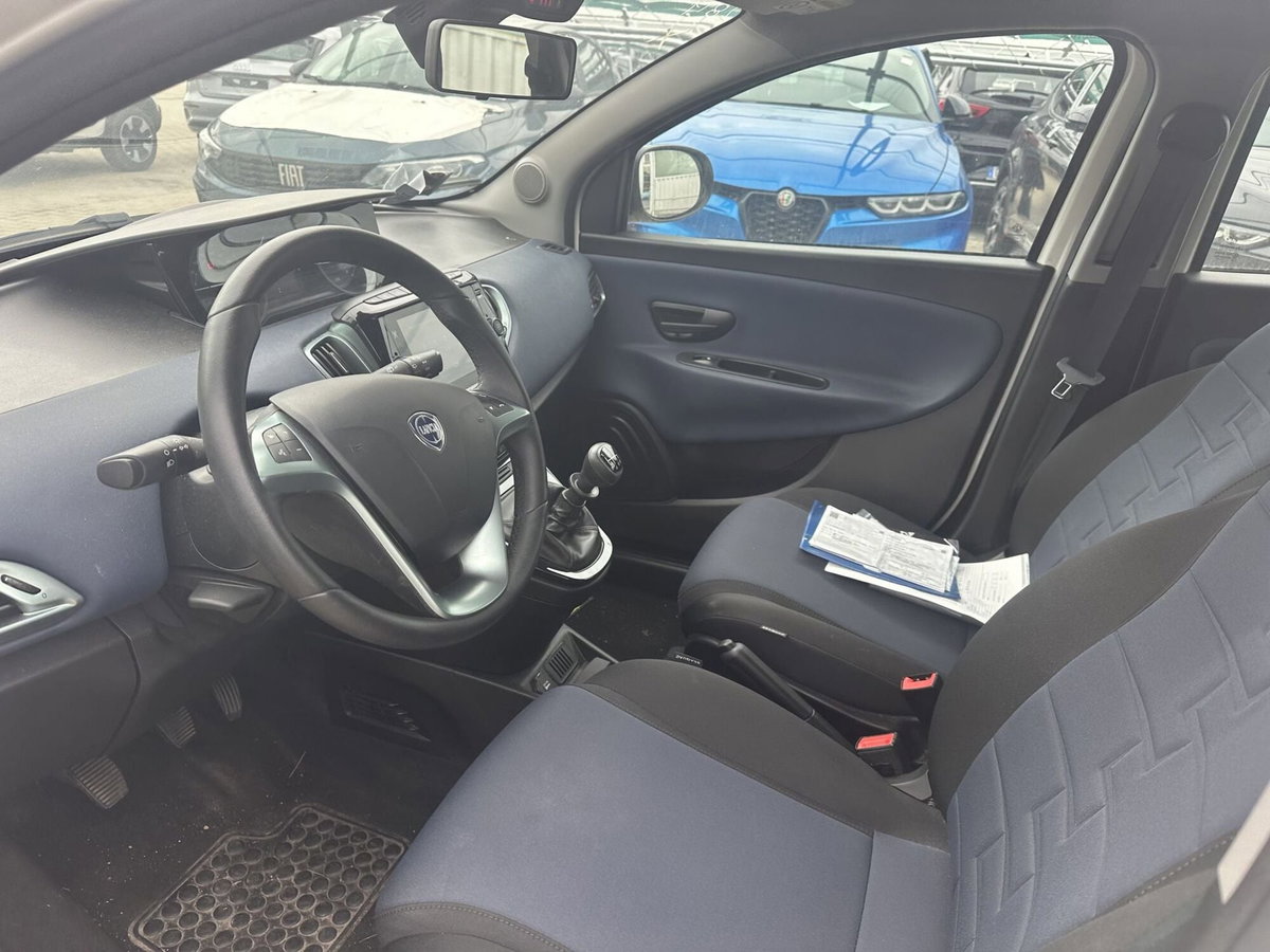 Lancia Ypsilon 1.0 FireFly 5 porte S&S Hybrid Gold Plus (12)