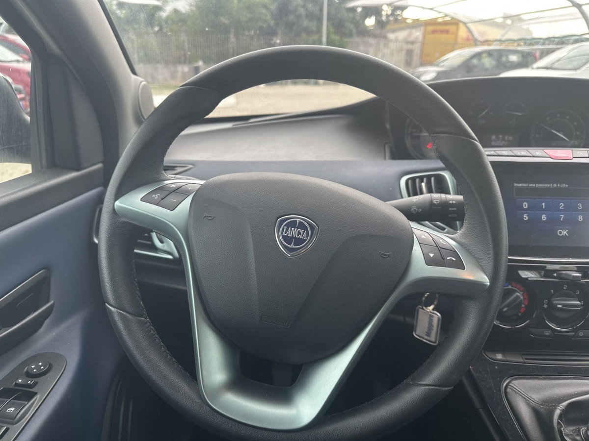 Lancia Ypsilon 1.0 FireFly 5 porte S&S Hybrid Gold Plus (16)