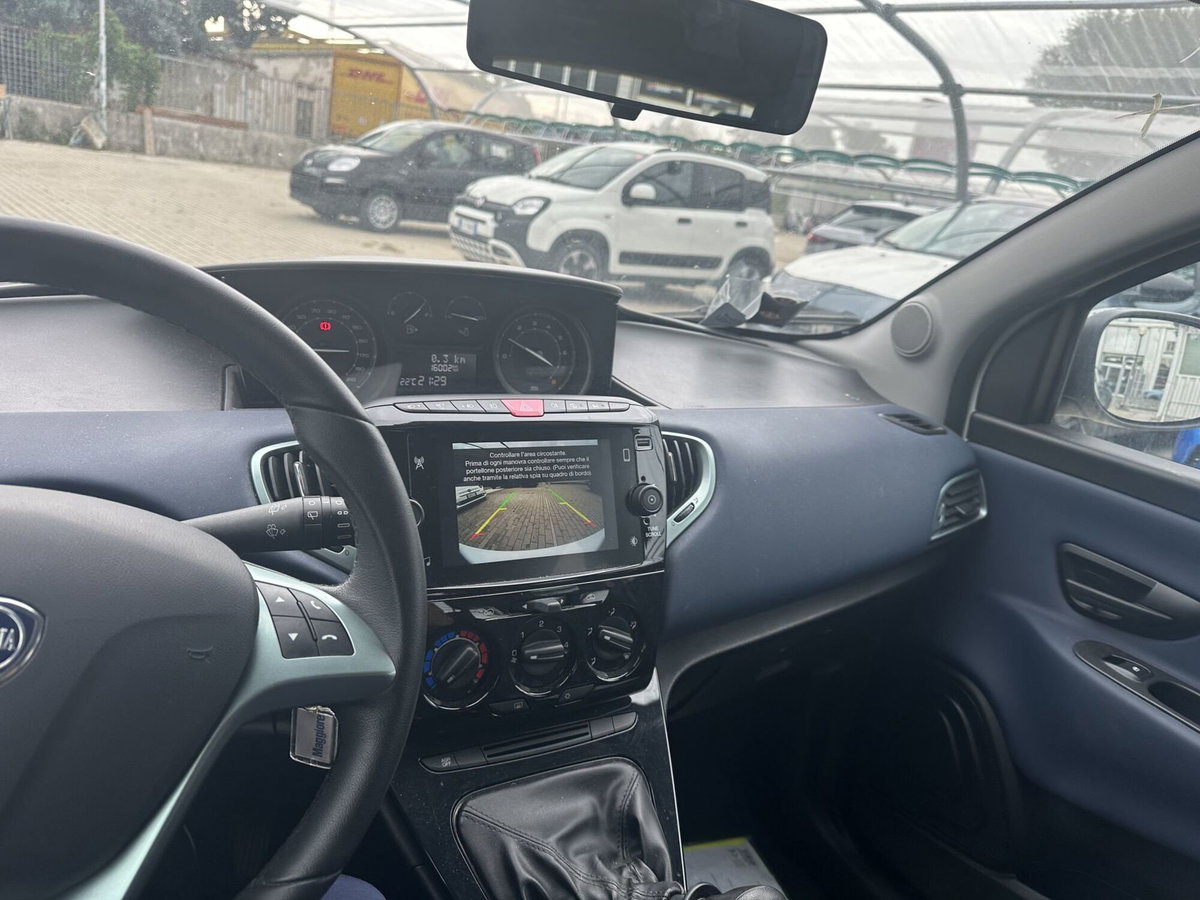 Lancia Ypsilon 1.0 FireFly 5 porte S&S Hybrid Gold Plus (20)