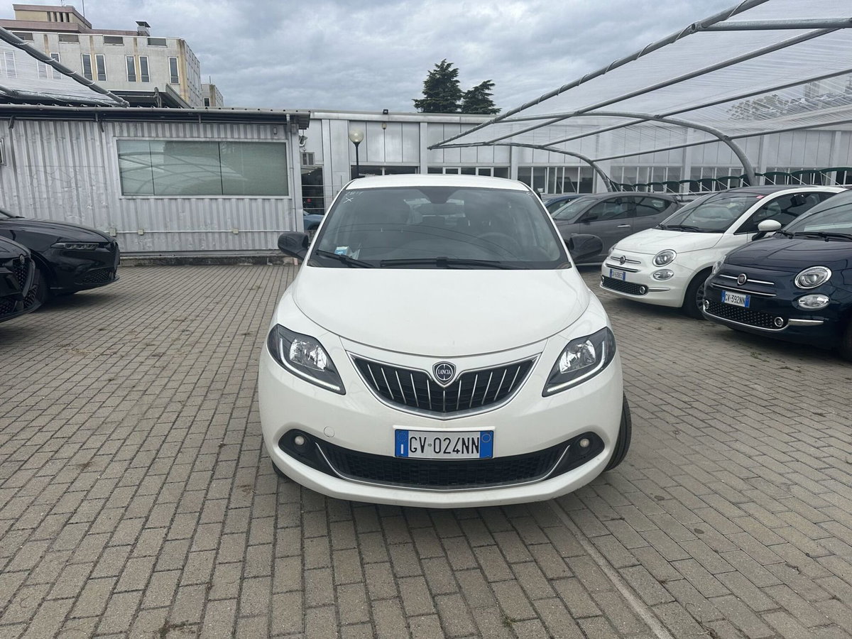 Lancia Ypsilon 1.0 FireFly 5 porte S&S Hybrid Gold Plus (3)