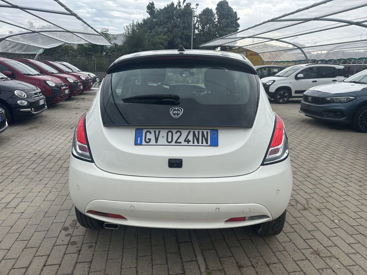 Lancia Ypsilon 1.0 FireFly 5 porte S&S Hybrid Gold Plus (6)