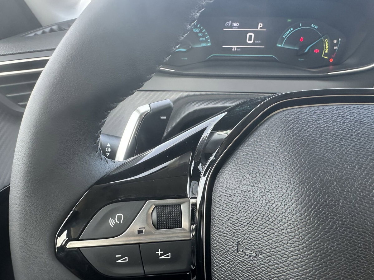 Peugeot 208 1.2 hybrid Style 110cv e-dcs 6 (15)
