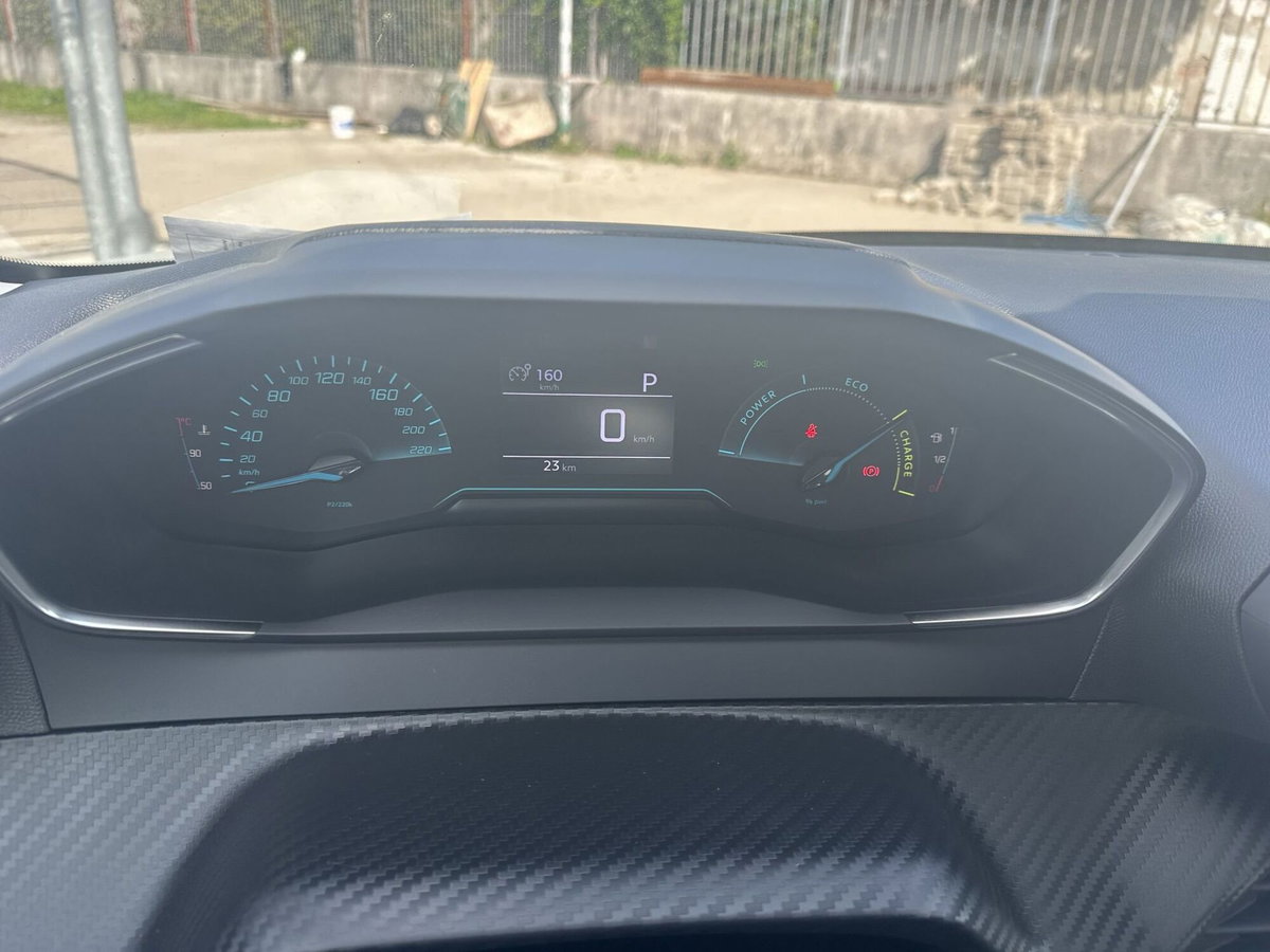 Peugeot 208 1.2 hybrid Style 110cv e-dcs 6 (17)