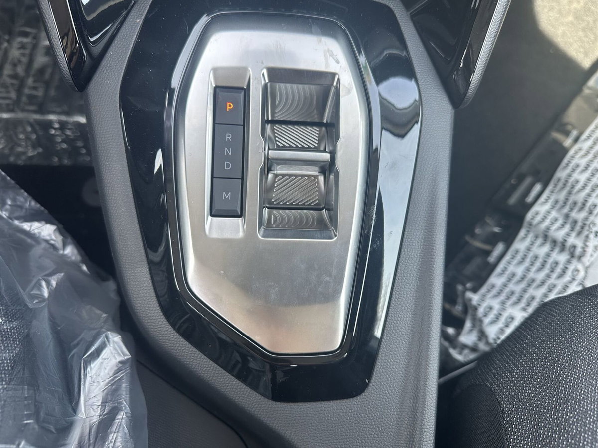 Peugeot 208 1.2 hybrid Style 110cv e-dcs 6 (18)