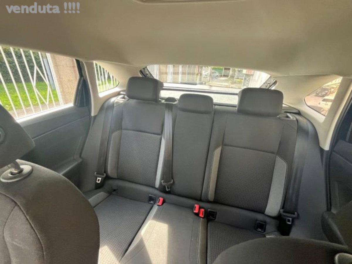 Volkswagen Taigo 1.0 tsi R-Line 95cv (11)