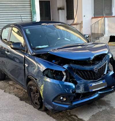 Lancia Ypsilon 1.0 FireFly 5 porte S&S Hybrid Ecochic Gold (11)