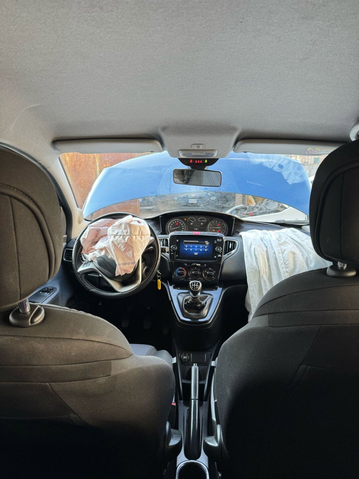 Lancia Ypsilon 1.0 FireFly 5 porte S&S Hybrid Ecochic Gold (12)