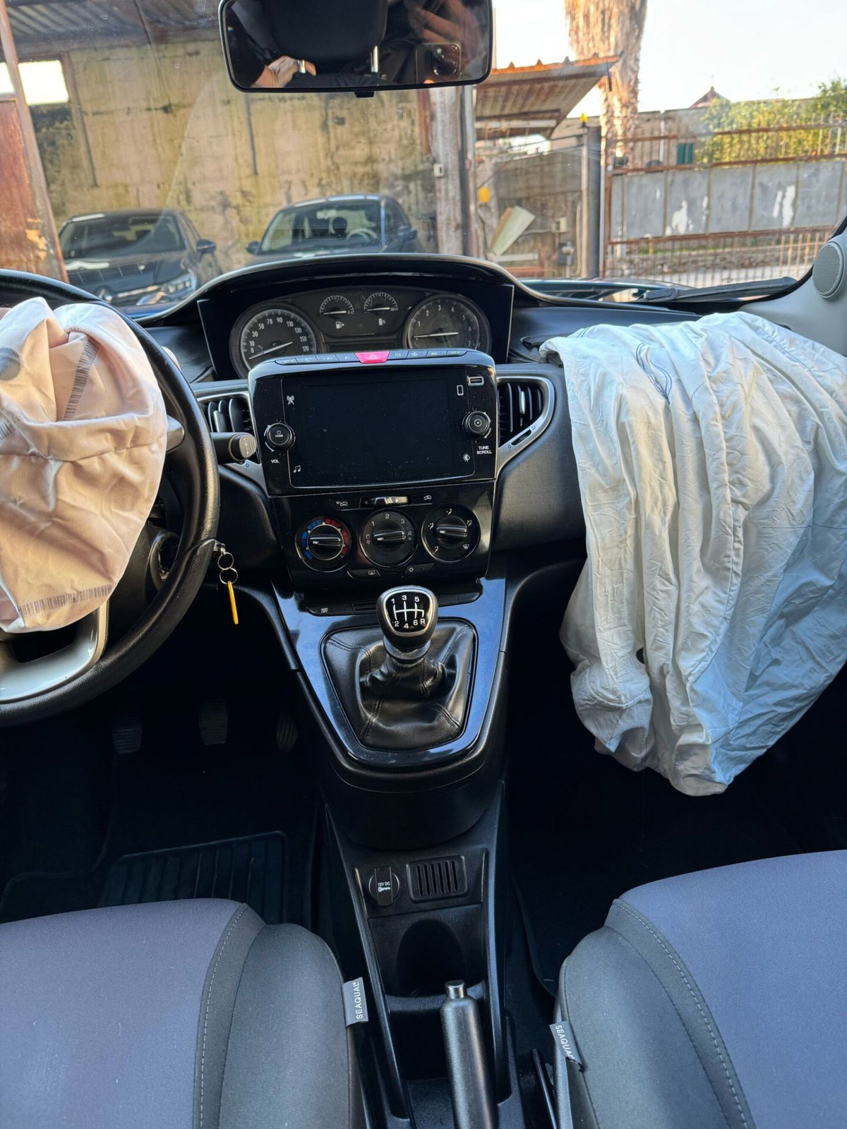 Lancia Ypsilon 1.0 FireFly 5 porte S&S Hybrid Ecochic Gold (7)