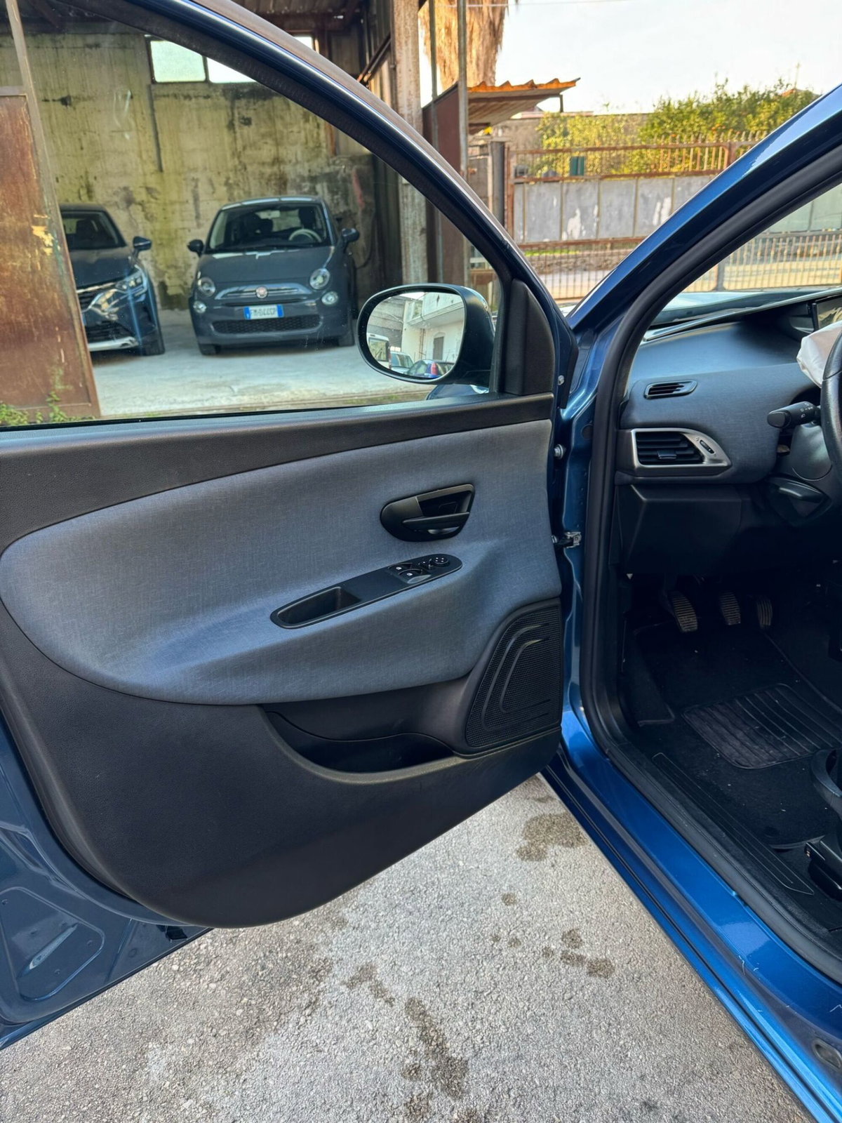 Lancia Ypsilon 1.0 FireFly 5 porte S&S Hybrid Ecochic Gold (8)