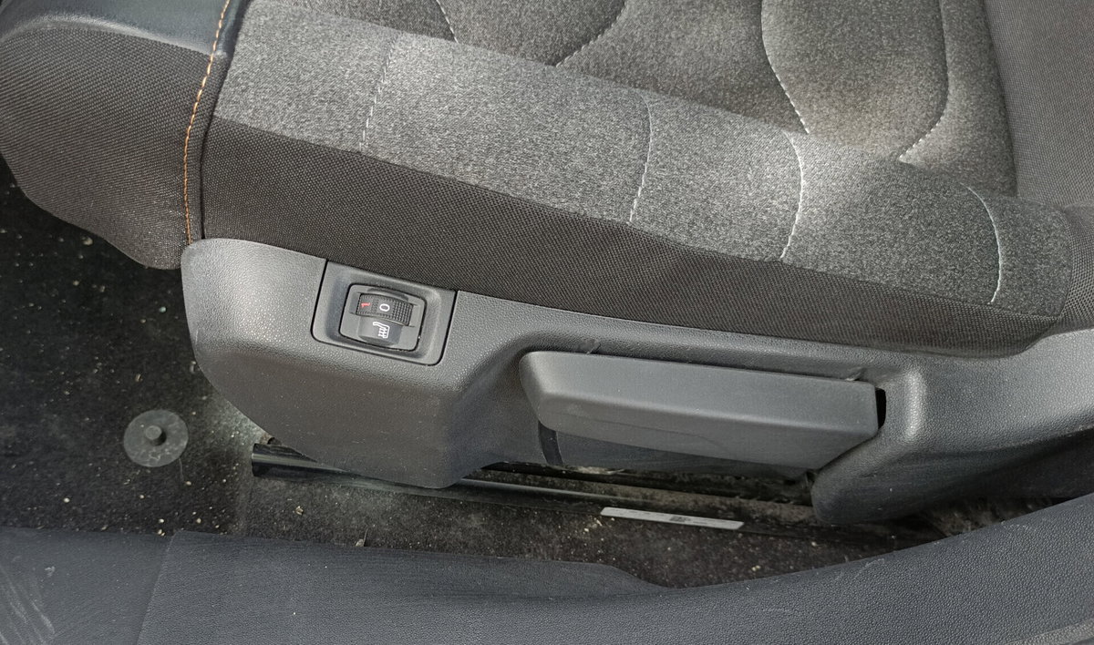 Citroen C3 PureTech 110 S&S EAT6 Elle (13)