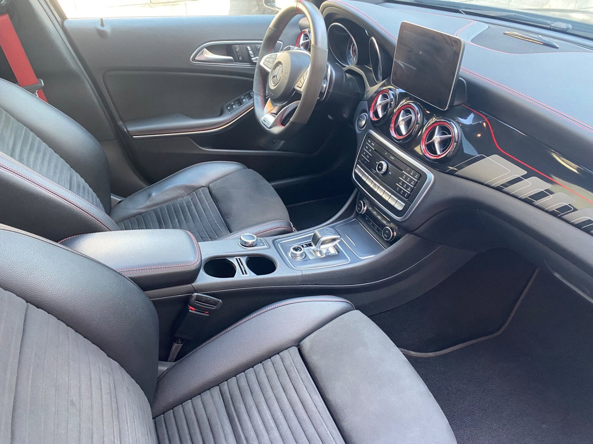 Mercedes-Benz GLA SUV 45 AMG 4Matic (17)