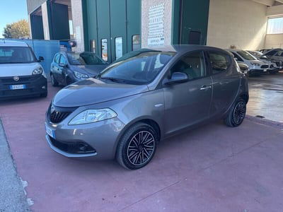 Lancia Ypsilon 1.0 FireFly 5 porte S&S Hybrid Gold Plus usata