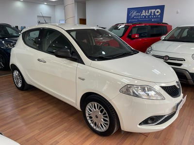 Lancia Ypsilon 1.2 69 CV 5 porte Silver usata