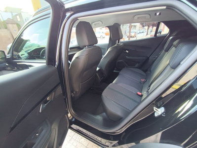 Peugeot 2008 BlueHDi 130 S&S EAT8 Allure Pack (16)