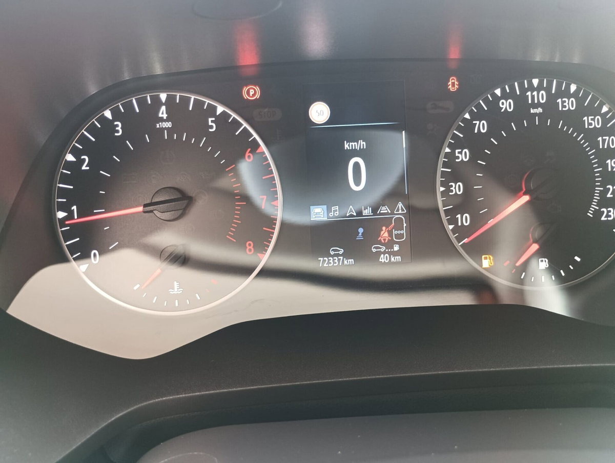 Renault Captur TCe 90 CV Intens (11)