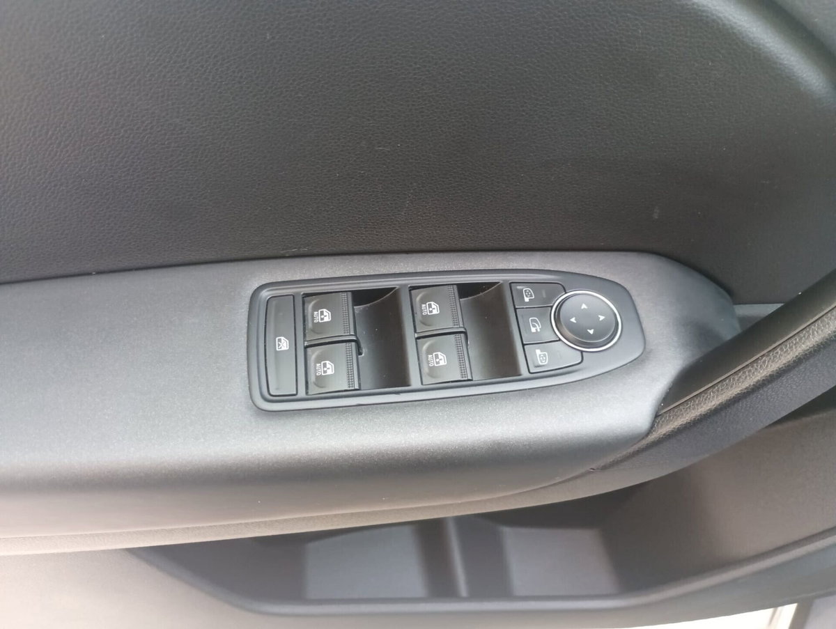 Renault Captur TCe 90 CV Intens (9)