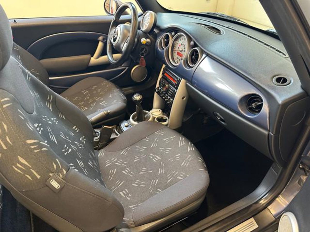 MINI Mini Cabrio 1.6 16V One Cabrio (12)