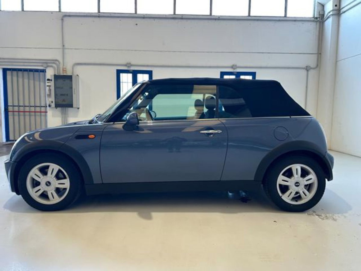 MINI Mini Cabrio 1.6 16V One Cabrio (2)