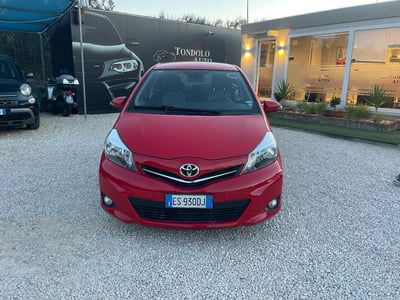 Toyota Yaris 1.3 5 porte Lounge Multidrive S usata