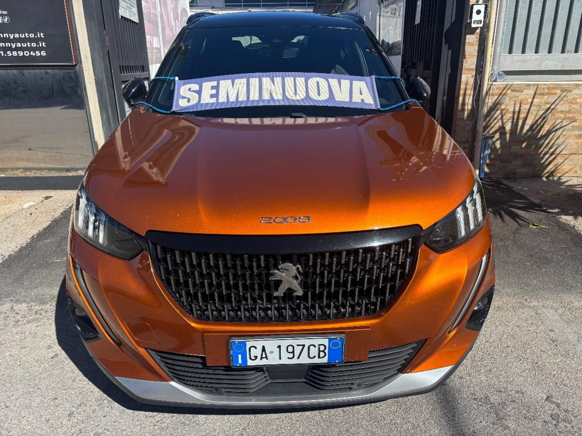 Peugeot 2008 BlueHDi 100 S&S GT Line (2)