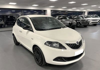 Lancia Ypsilon 1.0 FireFly 5 porte S&S Hybrid Silver Plus usata