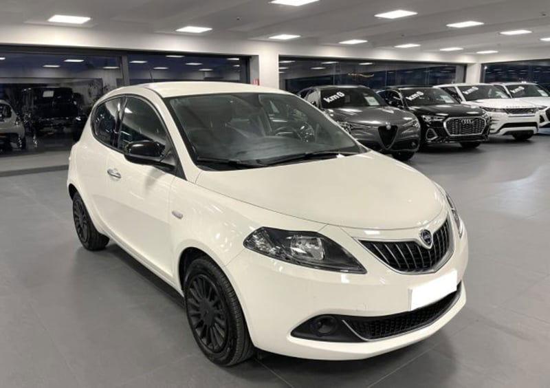 Lancia Ypsilon 1.0 FireFly 5 porte S&S Hybrid Silver Plus